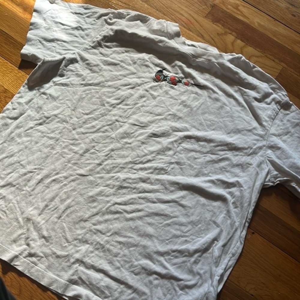 Oversized NIKE white rose logo t shirt size L see pics.
